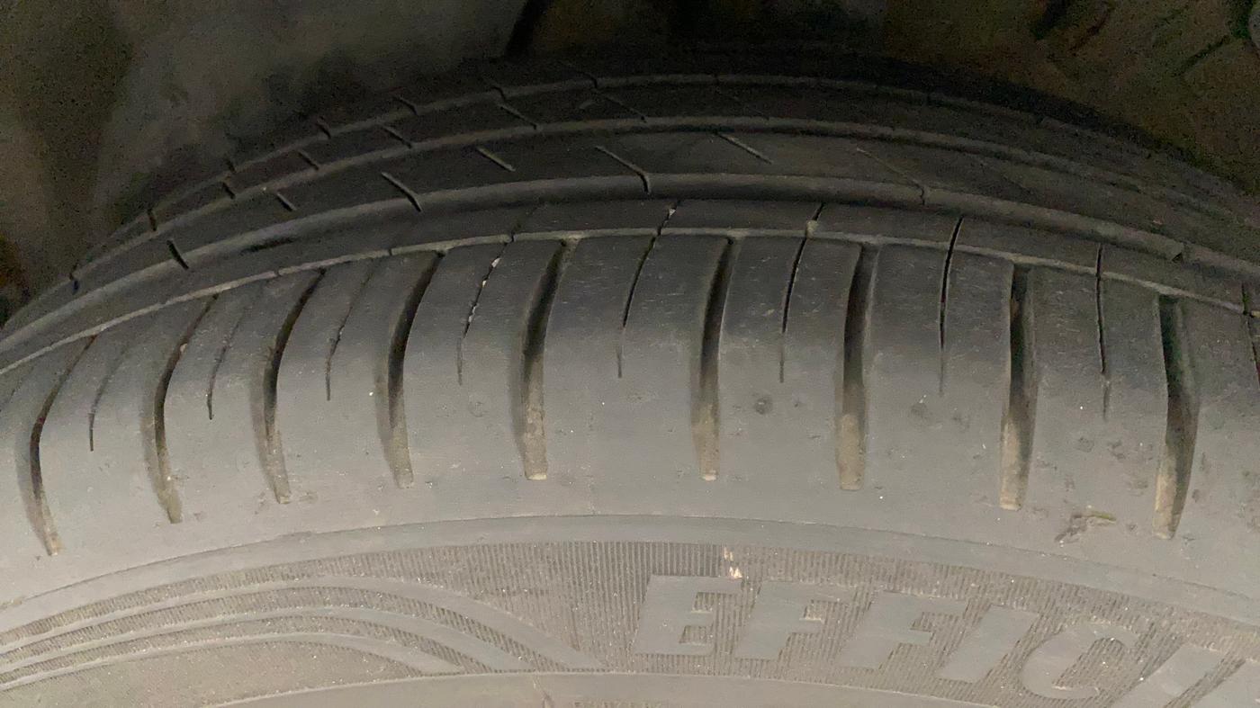 2021 MG HECTOR SHARP 1.5 PETROL CVT, Petrol, Automatic, 33,169 km, Left Front Tyre Tread