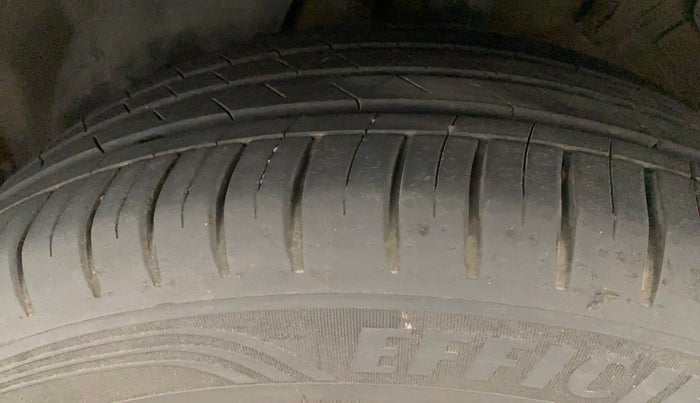 2021 MG HECTOR SHARP 1.5 PETROL CVT, Petrol, Automatic, 33,169 km, Left Front Tyre Tread