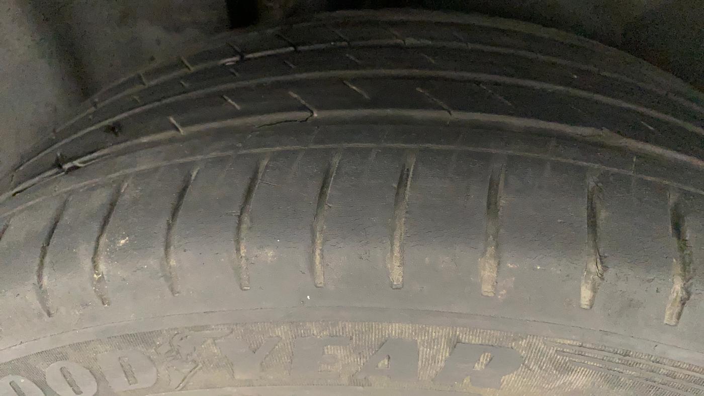 2021 MG HECTOR SHARP 1.5 PETROL CVT, Petrol, Automatic, 33,169 km, Right Rear Tyre Tread