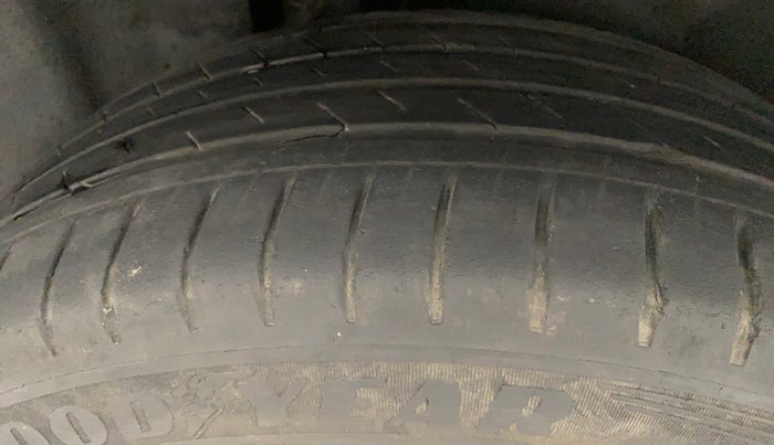 2021 MG HECTOR SHARP 1.5 PETROL CVT, Petrol, Automatic, 33,169 km, Right Rear Tyre Tread