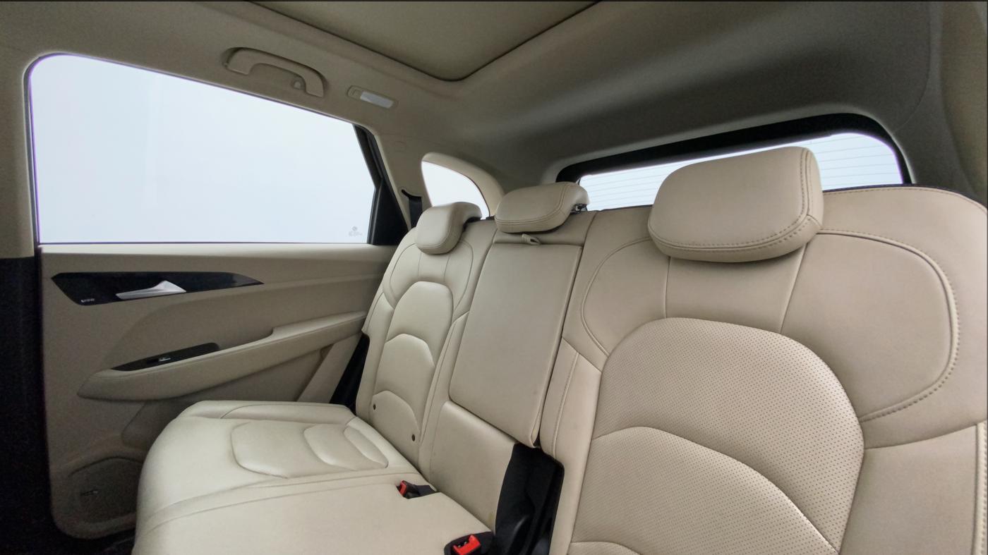 2021 MG HECTOR SHARP 1.5 PETROL CVT, Petrol, Automatic, 33,169 km, Right Side Rear Door Cabin
