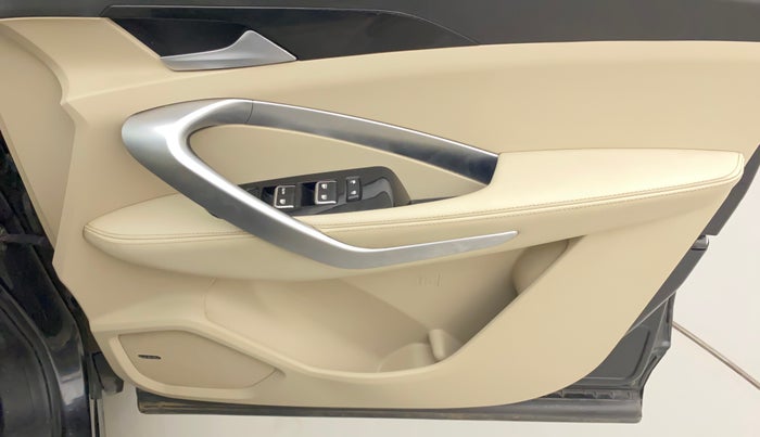 2021 MG HECTOR SHARP 1.5 PETROL CVT, Petrol, Automatic, 33,169 km, Driver Side Door Panels Control