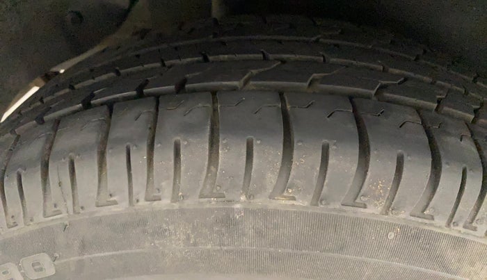 2016 Hyundai Creta SX PLUS 1.6 PETROL, Petrol, Manual, 76,804 km, Right Rear Tyre Tread