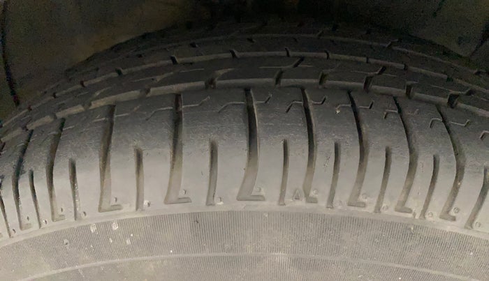 2016 Hyundai Creta SX PLUS 1.6 PETROL, Petrol, Manual, 76,804 km, Right Front Tyre Tread