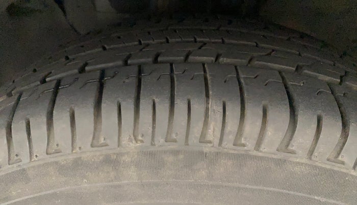 2016 Hyundai Creta SX PLUS 1.6 PETROL, Petrol, Manual, 76,804 km, Left Front Tyre Tread