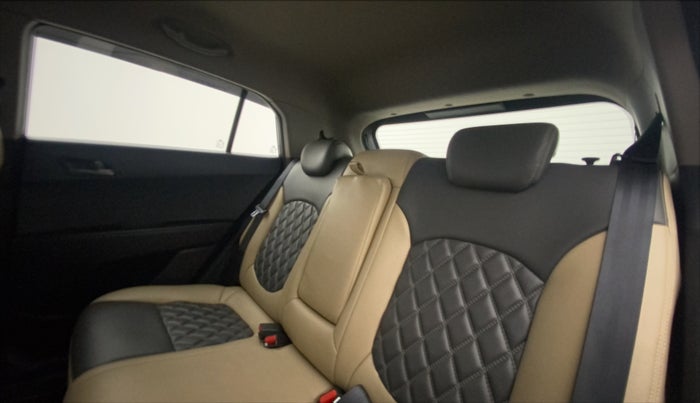 2016 Hyundai Creta SX PLUS 1.6 PETROL, Petrol, Manual, 76,804 km, Right Side Rear Door Cabin