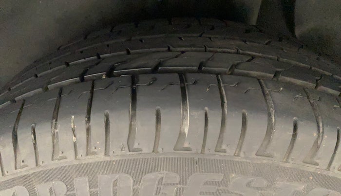 2016 Hyundai Creta SX PLUS 1.6 PETROL, Petrol, Manual, 76,804 km, Left Rear Tyre Tread
