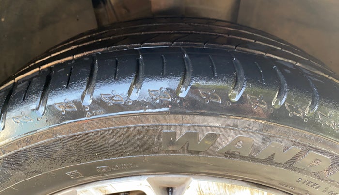 2022 Skoda KUSHAQ STYLE 1.0L TSI MT, Petrol, Manual, 45,559 km, Right Front Tyre Tread