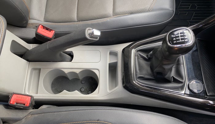 2022 Skoda KUSHAQ STYLE 1.0L TSI MT, Petrol, Manual, 45,559 km, Gear Lever