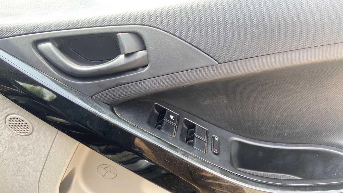 2019 Tata NEXON XT PLUS DIESEL, Diesel, Manual, 89,138 km, Driver Side Door Panels Control