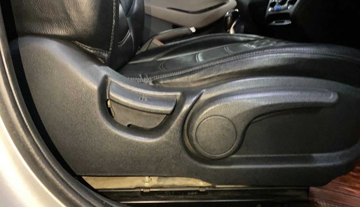 2017 Hyundai Elite i20 SPORTZ 1.4 CRDI, Diesel, Manual, 73,149 km, Driver Side Adjustment Panel