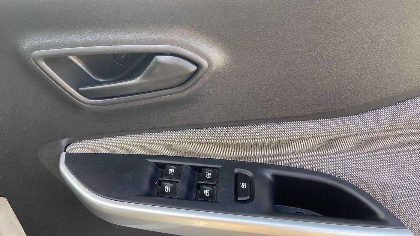 2023 Nissan MAGNITE XE, Petrol, Manual, 36,839 km, Driver Side Door Panels Control