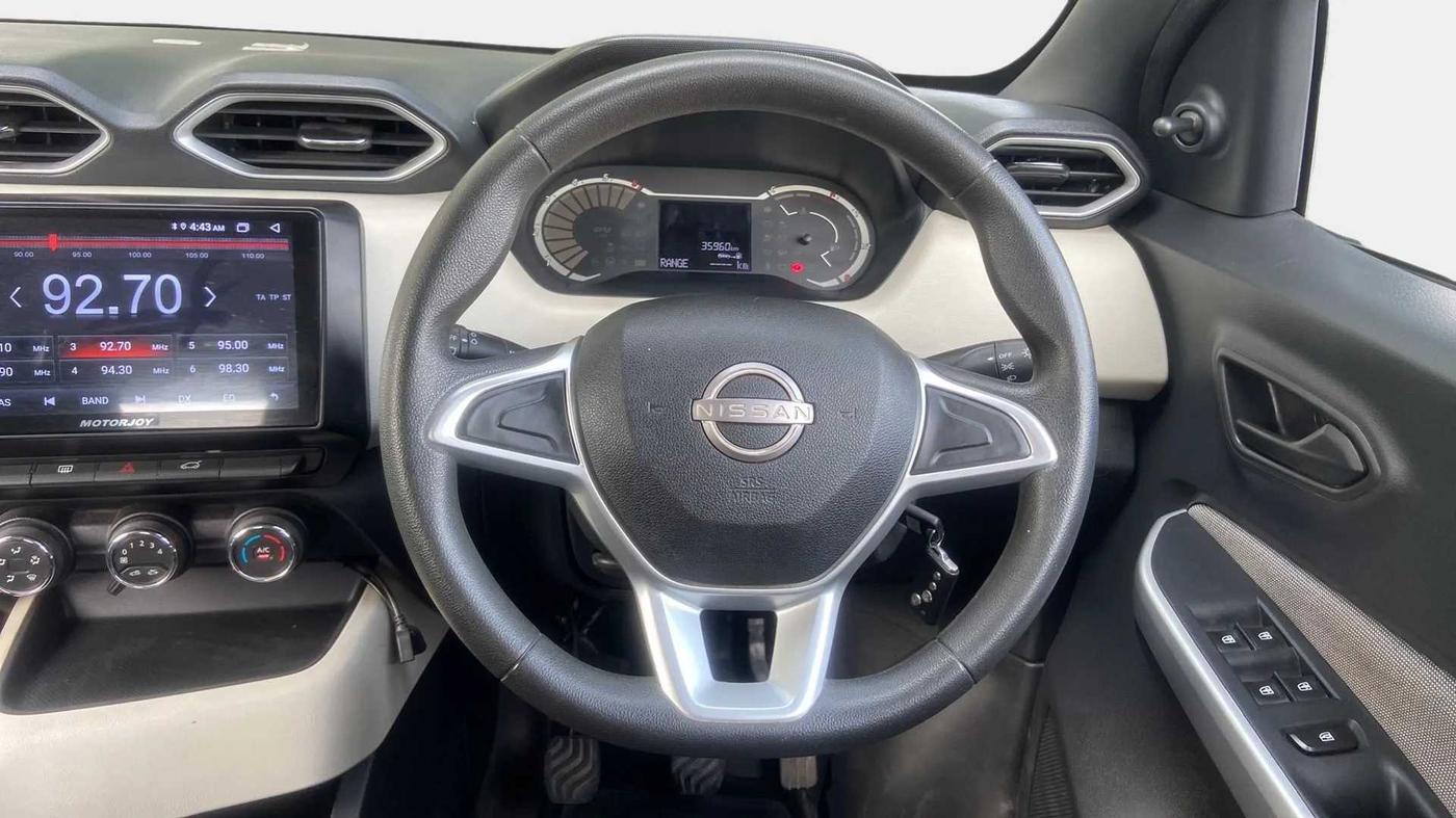 2023 Nissan MAGNITE XE, Petrol, Manual, 36,839 km, Steering Wheel Close Up
