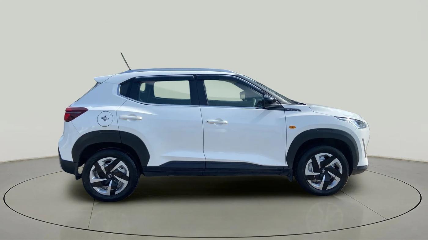 2023 Nissan MAGNITE XE, Petrol, Manual, 36,839 km, Right Side View