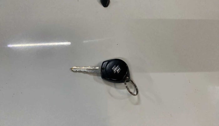 2019 Maruti S PRESSO VXI PLUS AMT, CNG, Automatic, 71,256 km, Key Close Up