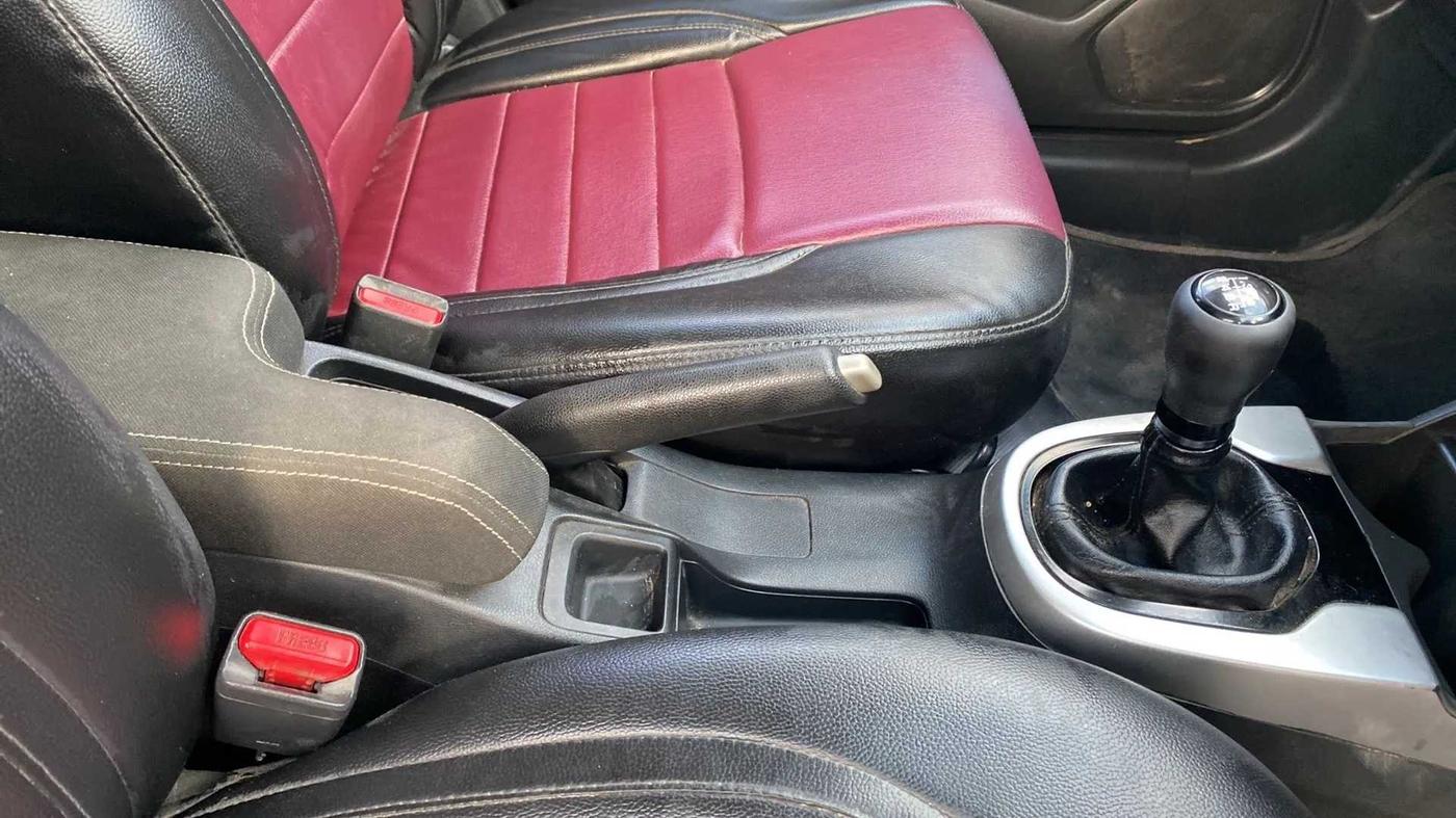 2018 Honda WR-V 1.5L I-DTEC VX MT, Diesel, Manual, 68,072 km, Gear Lever