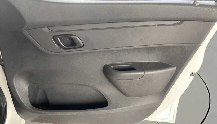 2016 Renault Kwid RXT 0.8, Petrol, Manual, 56,882 km, Driver Side Door Panels Control