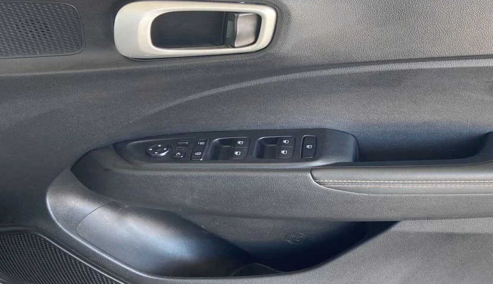 2020 Hyundai VENUE SX 1.0 (O) TURBO, Petrol, Manual, 39,810 km, Driver Side Door Panels Control