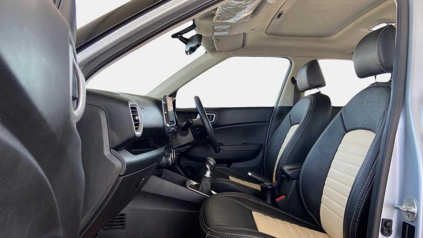 2020 Hyundai VENUE SX 1.0 (O) TURBO, Petrol, Manual, 39,810 km, Right Side Front Door Cabin