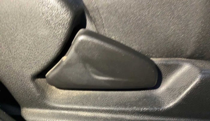 2019 Renault Kwid RXL, Petrol, Manual, 34,148 km, Driver Side Adjustment Panel