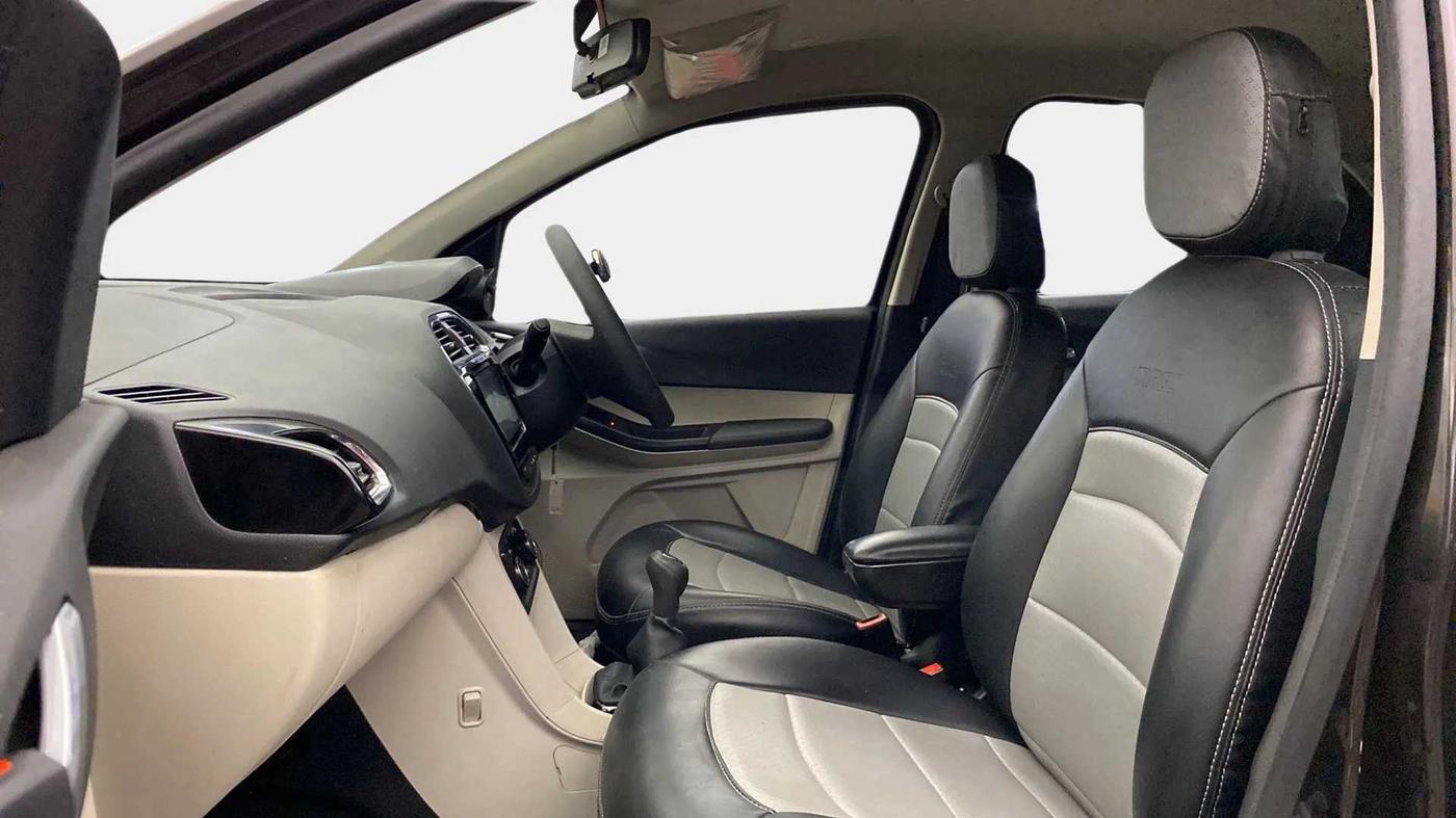 2022 Tata Tiago XZ PLUS CNG, CNG, Manual, 22,874 km, Right Side Front Door Cabin