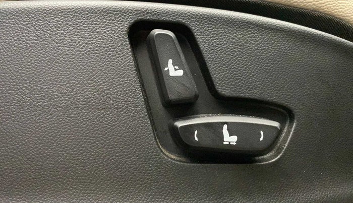 2023 MG HECTOR SAVVY PRO 1.5 TURBO CVT PETROL, Petrol, Automatic, 30,869 km, Driver Side Adjustment Panel