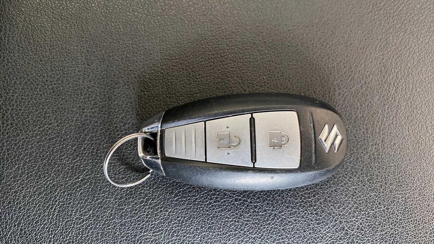 2018 Maruti Baleno ZETA PETROL 1.2, Petrol, Manual, 69,087 km, Key Close Up