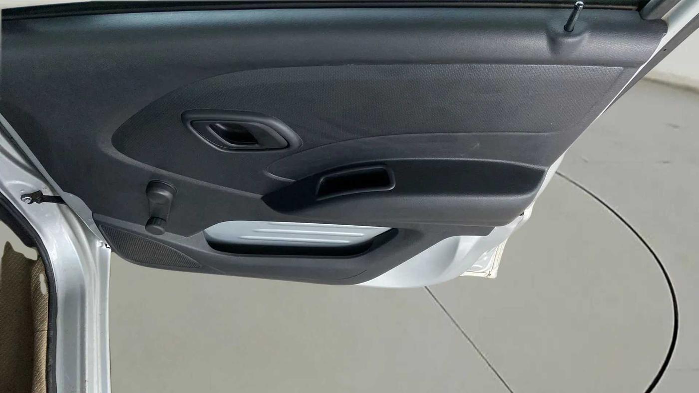 2018 Datsun Redi Go A, Petrol, Manual, 19,413 km, Driver Side Door Panels Control
