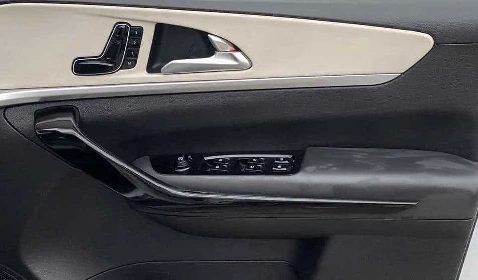 2023 Mahindra XUV700 AX 7 D MT 7 STR, Diesel, Manual, 11,257 km, Driver Side Door Panels Control