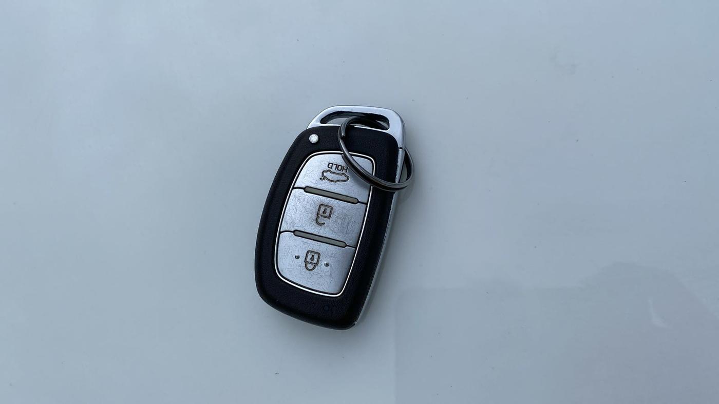 2014 Hyundai Grand i10 SPORTZ 1.2 KAPPA VTVT, Petrol, Manual, 93,192 km, Key Close Up
