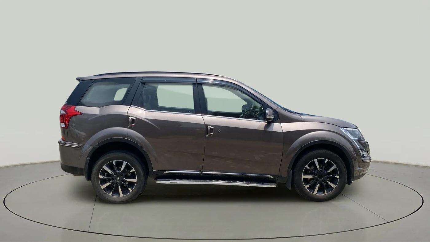 2019 Mahindra XUV500 W11 (O) AT, Diesel, Automatic, 64,319 km, Right Side
