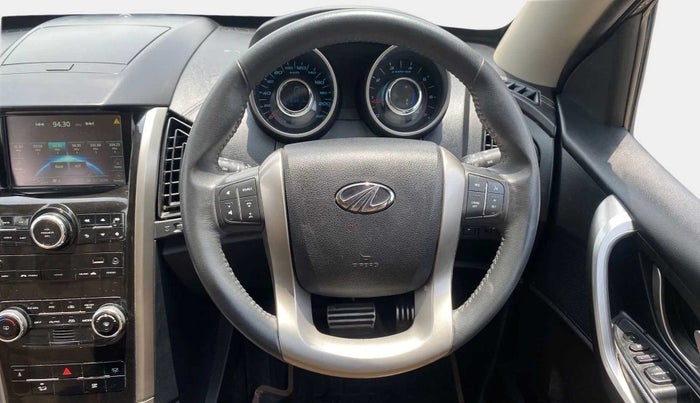 2019 Mahindra XUV500 W11 (O) AT, Diesel, Automatic, 64,319 km, Steering Wheel Close Up