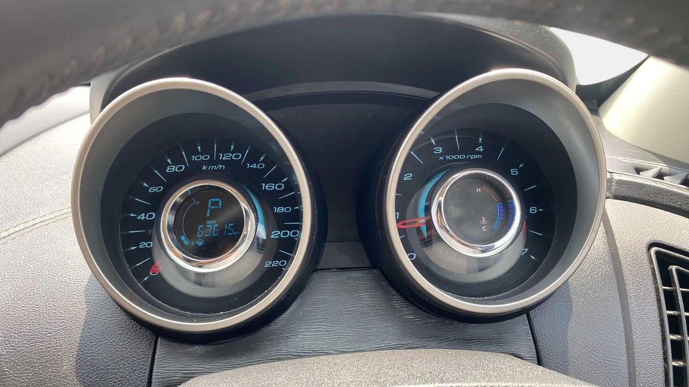 2019 Mahindra XUV500 W11 (O) AT, Diesel, Automatic, 64,319 km, Odometer Image