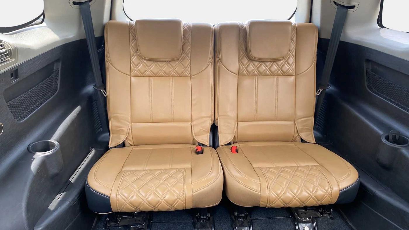 2019 Mahindra XUV500 W11 (O) AT, Diesel, Automatic, 64,319 km, Third Seat Row ( optional )