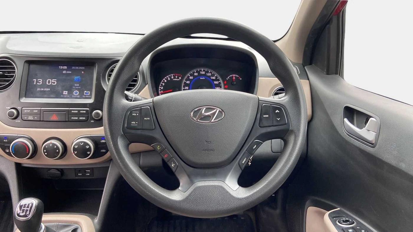 2017 Hyundai Grand i10 SPORTZ (O) 1.2 KAPPA VTVT, Petrol, Manual, 1,11,594 km, Steering Wheel Close Up