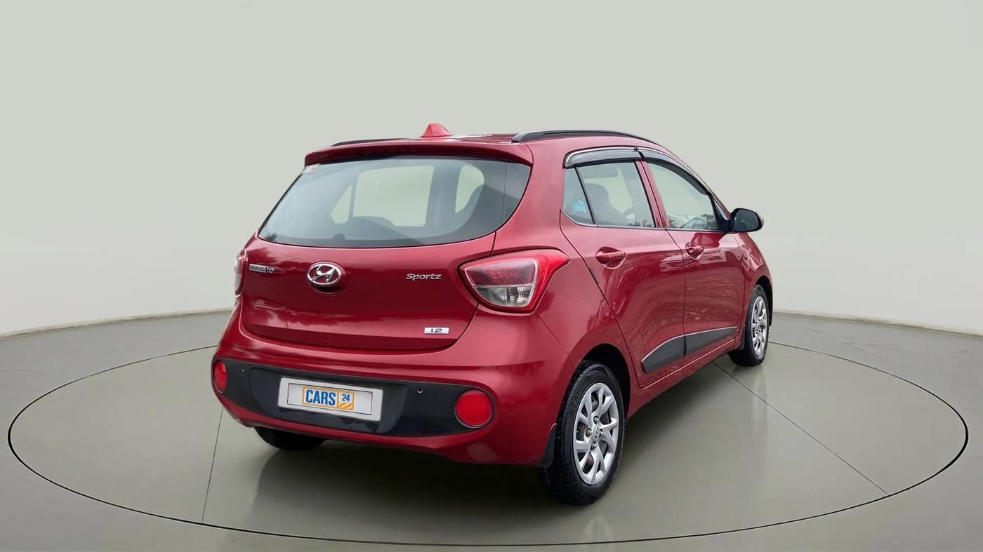 2017 Hyundai Grand i10 SPORTZ (O) 1.2 KAPPA VTVT, Petrol, Manual, 1,11,594 km, Right Back Diagonal
