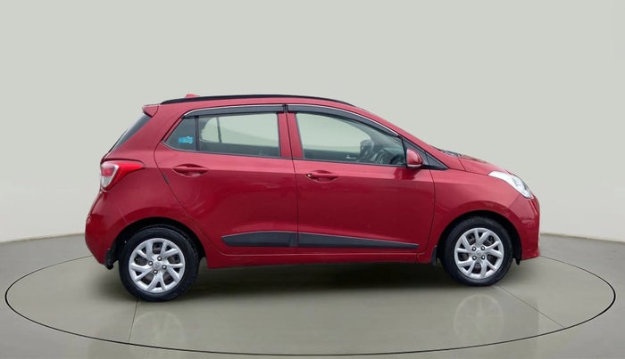 2017 Hyundai Grand i10 SPORTZ (O) 1.2 KAPPA VTVT, Petrol, Manual, 1,11,594 km, Right Side View