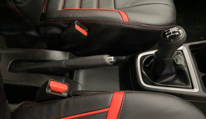 2019 Maruti Swift VXI, Petrol, Manual, 43,460 km, Gear Lever
