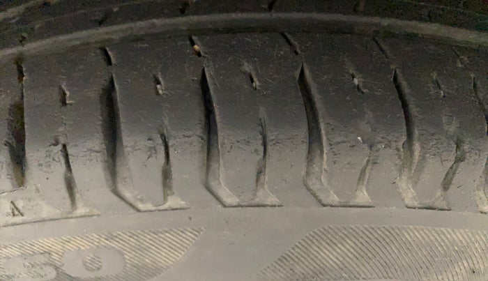 2019 Maruti Swift VXI, Petrol, Manual, 43,460 km, Left Rear Tyre Tread