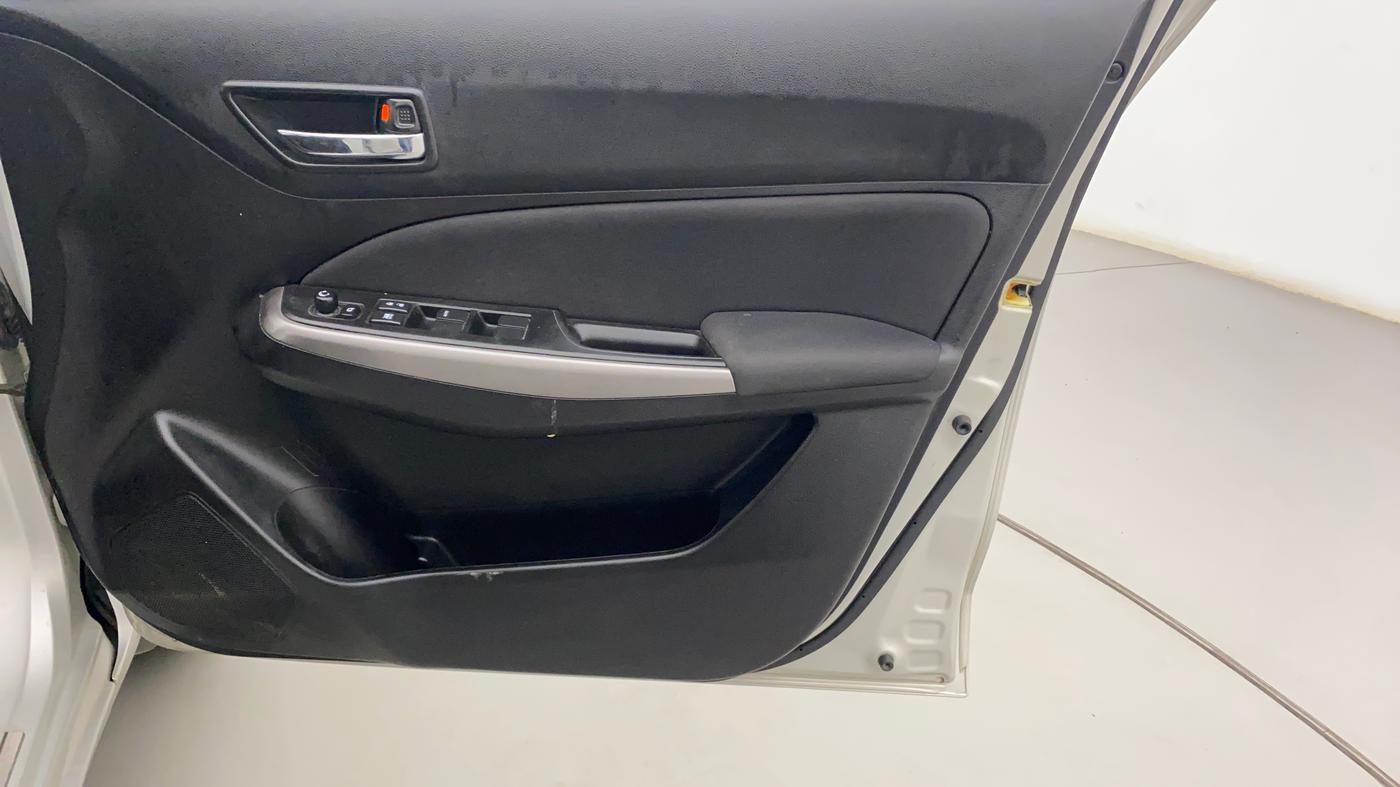 2022 Maruti Swift ZXI PLUS, Petrol, Manual, 26,933 km, Driver Side Door Panels Control