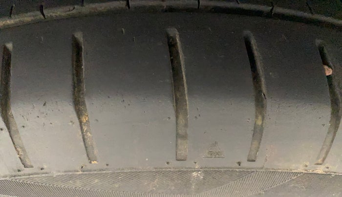 2022 Maruti Swift ZXI PLUS, Petrol, Manual, 26,933 km, Left Front Tyre Tread