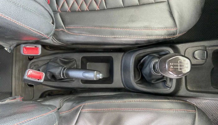 2017 Renault Kwid RXT 1.0, Petrol, Manual, 64,691 km, Gear Lever