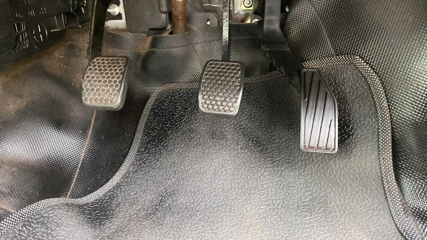 2016 Maruti Alto K10 VXI, Petrol, Manual, 32,191 km, Pedals