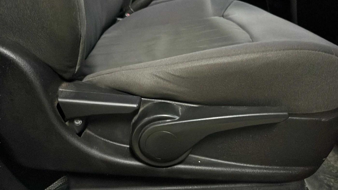 2015 Tata Bolt XMS REVOTRON, Petrol, Manual, 45,202 km, Driver Side Adjustment Panel