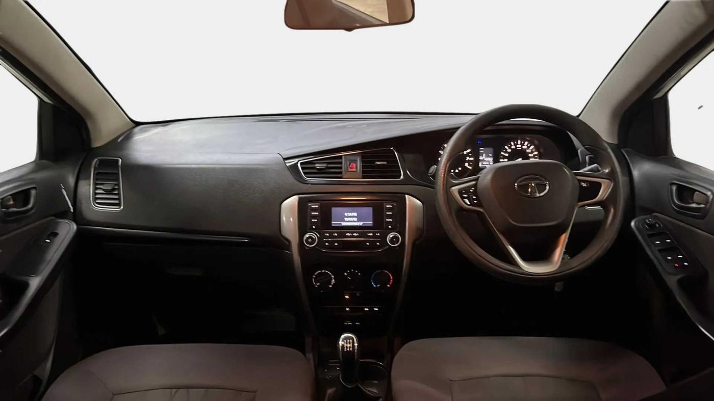 2015 Tata Bolt XMS REVOTRON, Petrol, Manual, 45,202 km, Dashboard