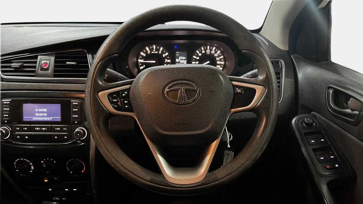 2015 Tata Bolt XMS REVOTRON, Petrol, Manual, 45,202 km, Steering Wheel Close Up