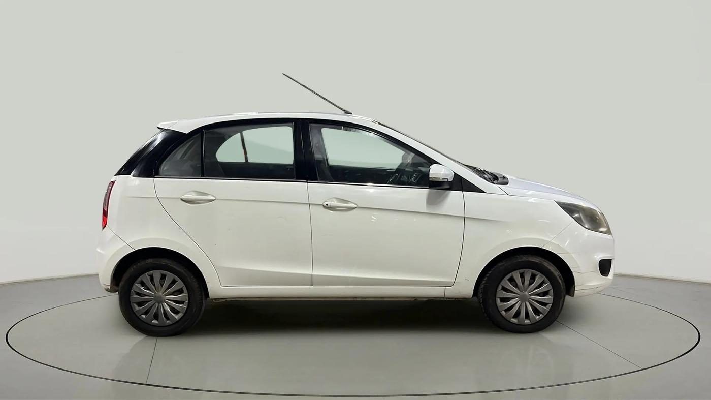 2015 Tata Bolt XMS REVOTRON, Petrol, Manual, 45,202 km, Right Side View