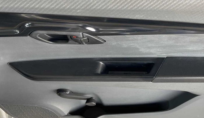 2019 Mahindra KUV 100 NXT K2+ P 6 STR, Petrol, Manual, 23,484 km, Driver Side Door Panels Control