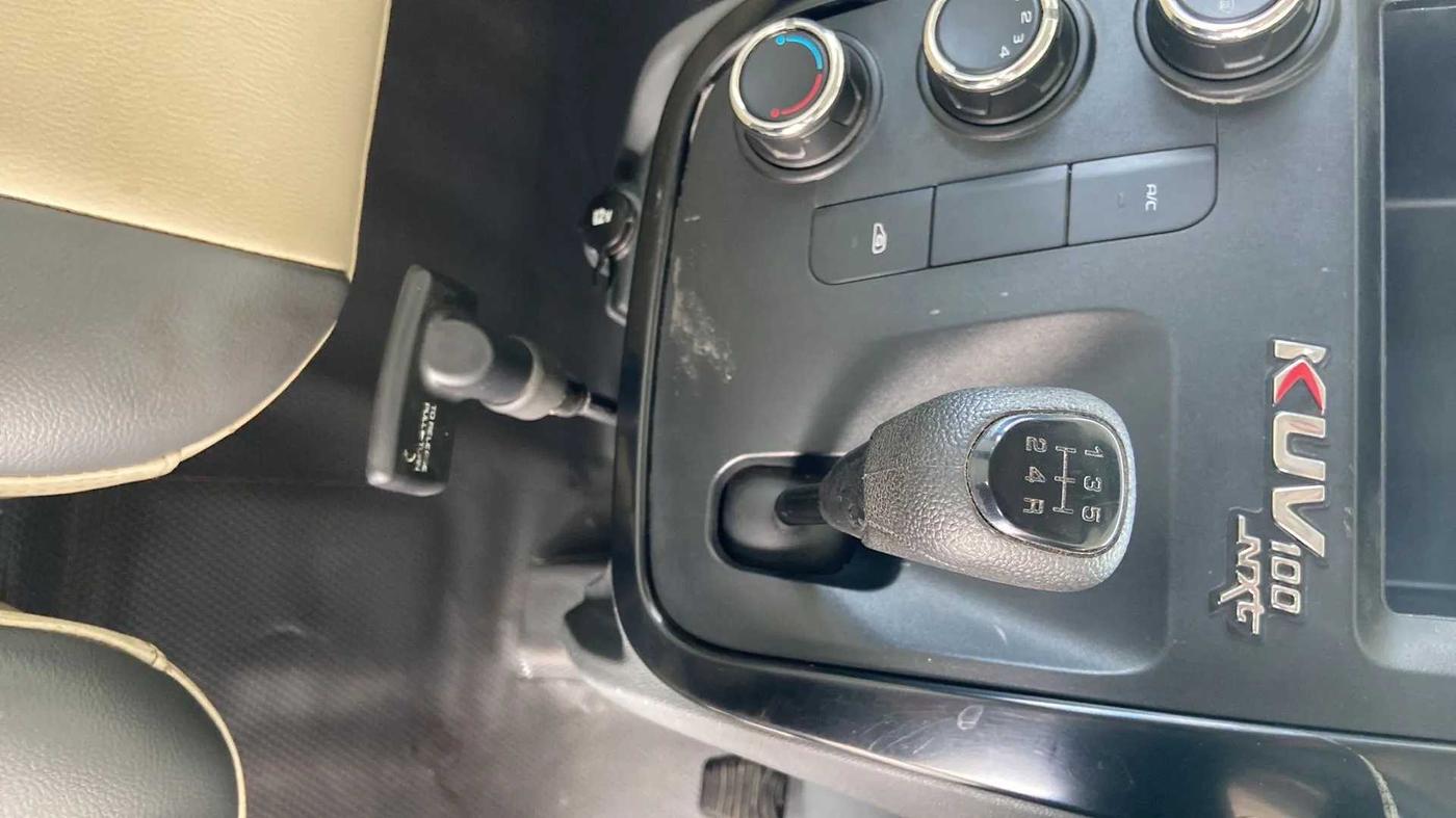 2019 Mahindra KUV 100 NXT K2+ P 6 STR, Petrol, Manual, 23,484 km, Gear Lever
