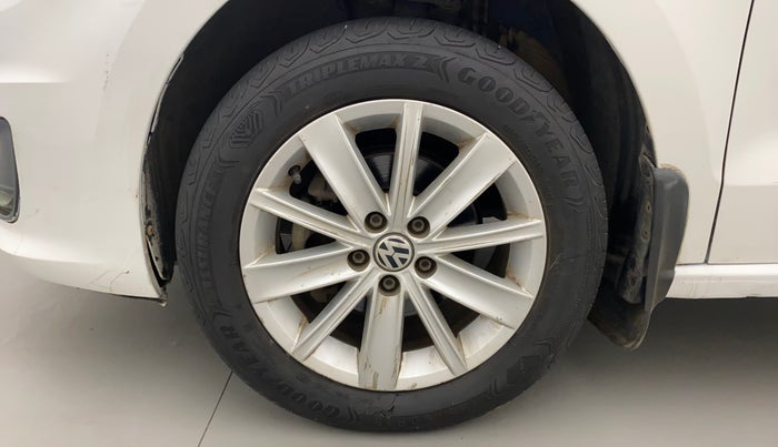 2016 Volkswagen Vento HIGHLINE 1.6 MPI, Petrol, Manual, 34,775 km, Left Front Wheel